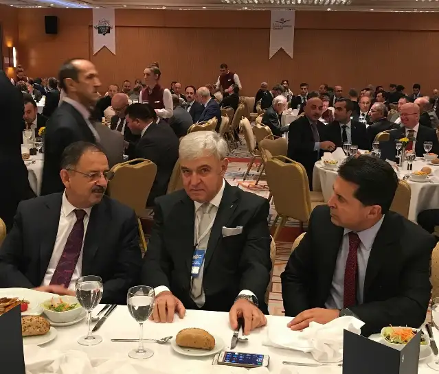 AKP’lilerin yerine kayyım atanan Esenyurt Belediye Başkanı Ahmet Özer’le toplantı yaptıkları ortaya çıktı