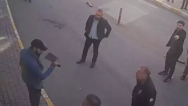 AKP İl Başkanlığı’na saldırı