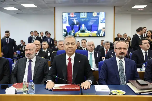 Ali Yerlikaya öldürülen kadınları suçladı: 32 hanımefendi ikazımıza uymadı, kapıya adam gelince içeri almış
