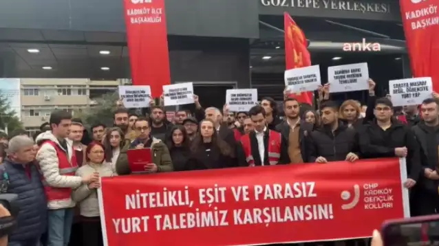 Gençlerden barınma eylemi: Öğrencilere kira desteği sağlansın