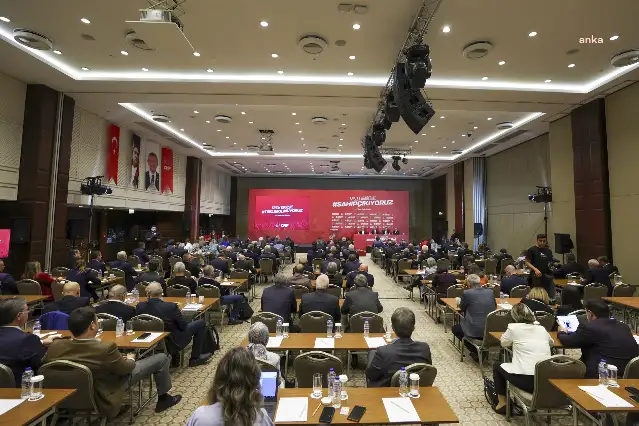 CHP’nin “Millet İradesine Sahip Çıkıyoruz” kampının ilk günü tamamlandı