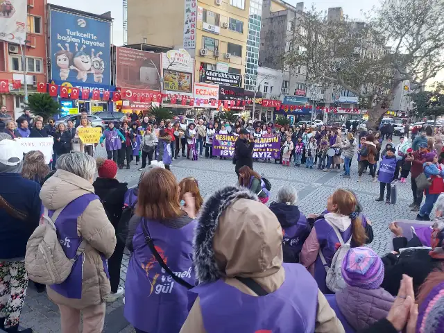 Edremit Kadın Platformu’ndan 25 Kasım mesajı: İtaat yok, isyan var!