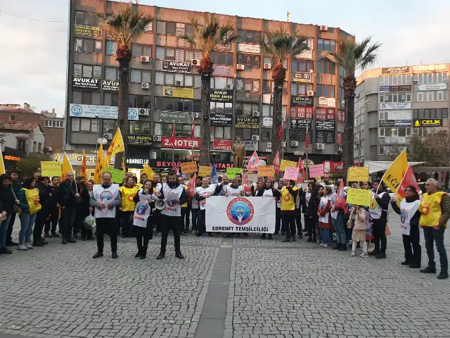 Edremit'te eğitim emekçileri şiddeti protesto etti