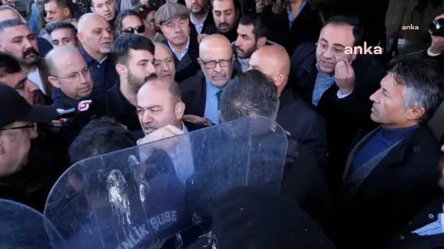 CHP'lilerin Esenyurt Belediyesine girişleri yine engellendi