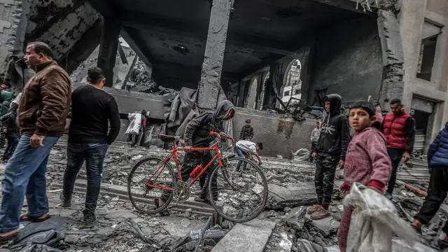 Gazze'de İsrail'in bombaladığı okulda can kaybı 12'ye yükseldi