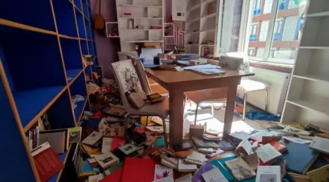 DEM Parti Esenyurt İlçe binasına polis baskını düzenlendi