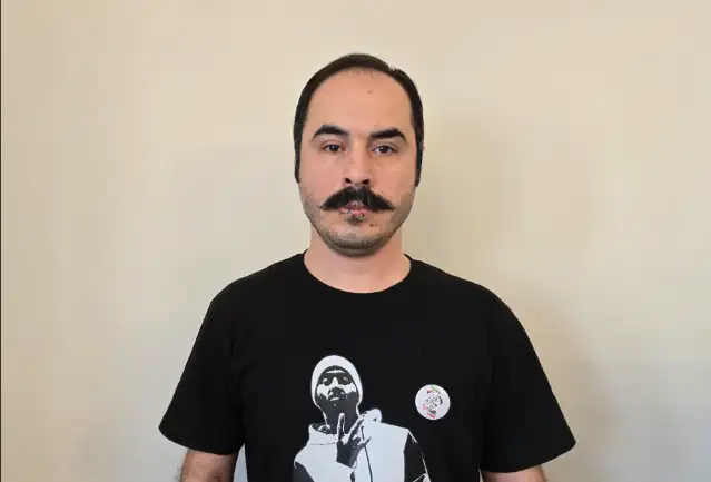 İran'da bir aktivist "siyasi" tutukluların serbest bırakılması talebiyle dudaklarını dikti