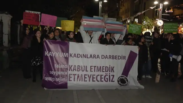 Kayyım kararları İstanbul Kadıköy'de protesto edildi