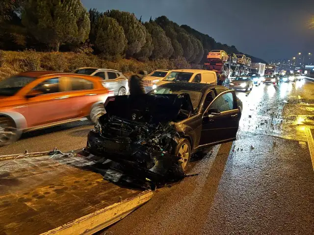 Anadolu Otoyolu'nda kaza: 10 yaralı