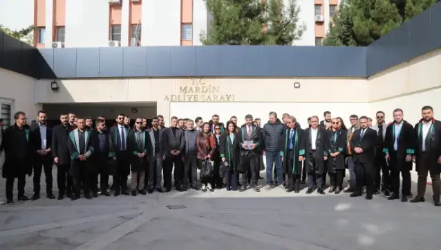 Mardin’de avukatların silahlı saldırıya uğraması protesto edildi