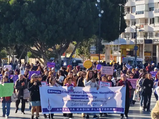 Antalya Kadın Platformu: Mücadele etmekten vazgeçmeyeceğiz!