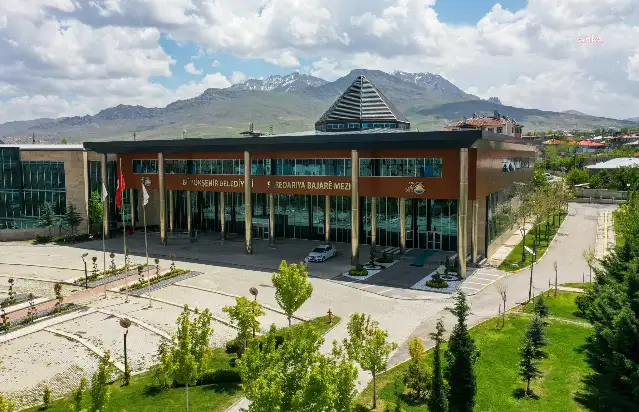 Van Büyükşehir Belediyesi açtığı İŞKUR ilanına müdahale eden Van Valiliği'ne tepki gösterdi