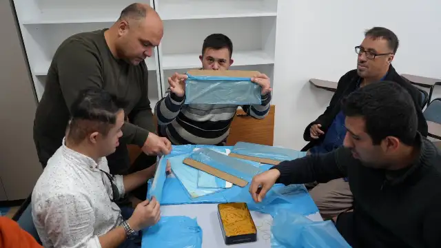 Adıyaman Belediyesi’nin özel gereksinimli öğrenciler için galoş atölyesi büyük ilgi görüyor