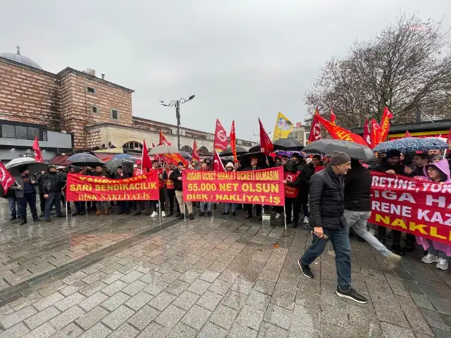 Nakliyat-İş Sendikası'ndan asgari ücret eylemi: Asgari ücretin en az 55 bin lira olmasını talep ediyoruz