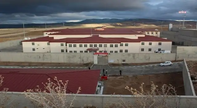 Ceza ve Tevkifevleri Genel Müdürlüğü: Üç infaz ve koruma memuru görevden uzaklaştırılmıştır