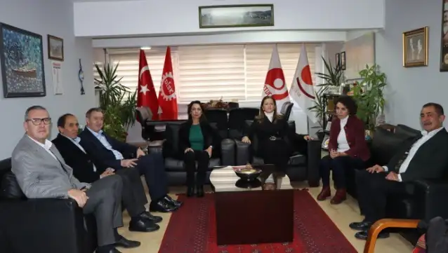 DEM Parti eş genel başkanları DİSK Genel Merkezi'ni ziyaret etti