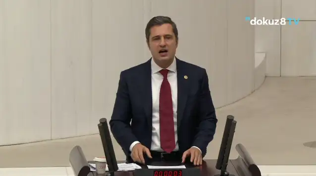 Deniz Yücel: Kayyum atamak demokrasiden nasibini almamış acizlerin işidir