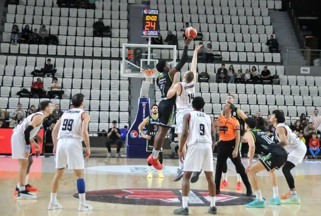 Manisa Basket nihayet evinde kazandı 80-75