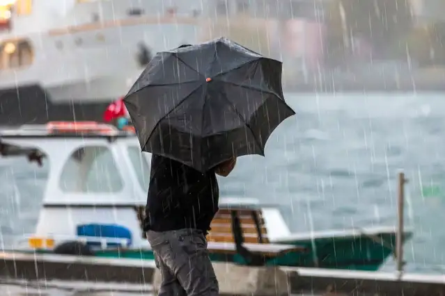 Meteorolojiden İstanbul ve çevre iller için sağanak uyarısı