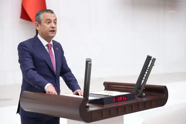 TBMM Genel Kurulu'nda konuşan Özgür Özel: "Tüm Suriyelileri temsil eden bir geçiş hükümeti kurmanın zamanı''