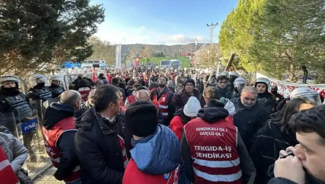 Ankara’ya yürümek isteyen Polonez işçileri gözaltına alındı