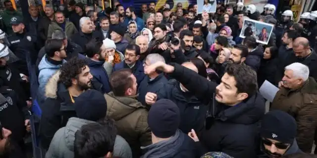 Van’da Nazım Daştan ve Cihan Bilgin için yapılan protestoya polis müdahalesi: 8 gazeteci gözaltında