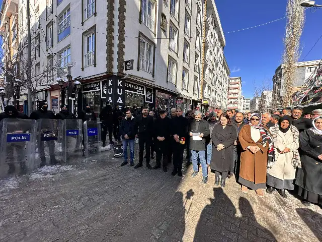 "AKP-MHP iktidarı bir yandan İç barıştan söz ederken diğer yandan siyasi kumpas davalarına, kayyımlara devam ediyor"