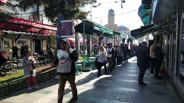 Emekliler Antalya’da sokağa çıktı: Ya insanca yaşayacağız, ya da meydanları ısıtacağız
