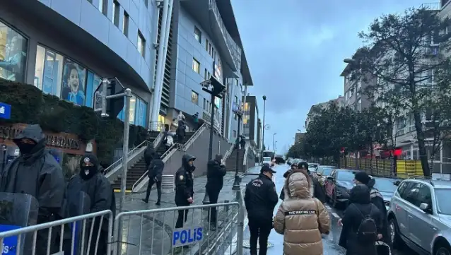 Beşiktaş Belediyesi polis ablukasında