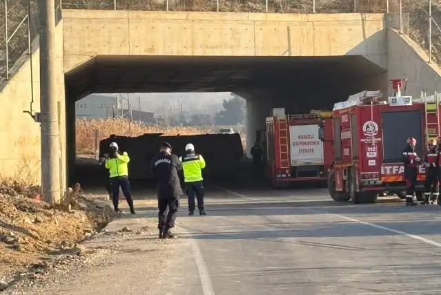 Denizli'de devrilen işçi servisindeki 4 kişi öldü, 6 kişi yaralandı