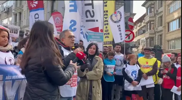 Sağlık emekçileri İstanbul’da iş bıraktı: Halkın sağlığı için mücadeleye devam edeceğiz