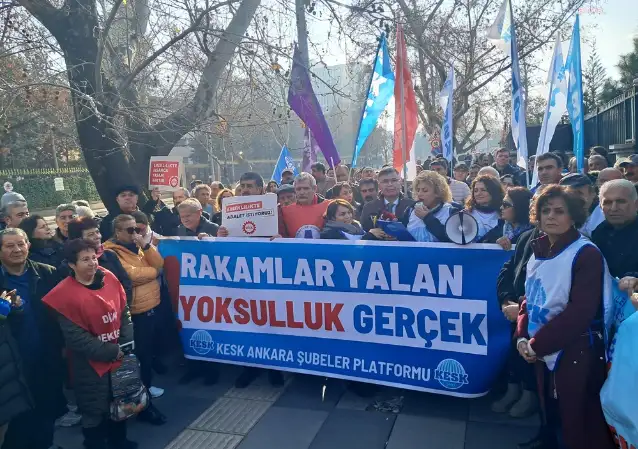 KESK'ten TÜİK önünde protesto: TÜİK rakamlarının en az iki katı enflasyon yaşıyoruz