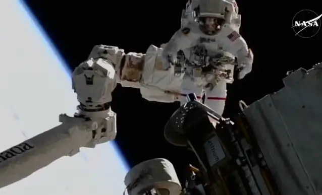 ABD'li astronot Williams, uzayda en uzun yürüyüşü yapan kadın oldu