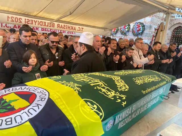Koca yürekli duayen gazeteci Molla’ya son görev