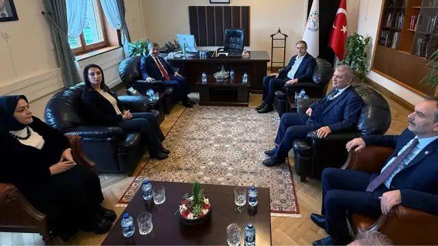 Ahmet Davutoğlu, Tuncer Bakırhan'ı ziyaret etti
