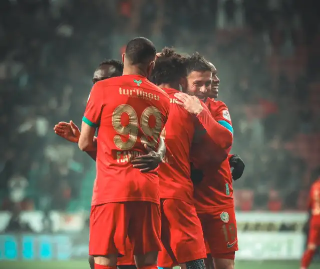 Amedspor, son dakikada 3 puana kavuştu