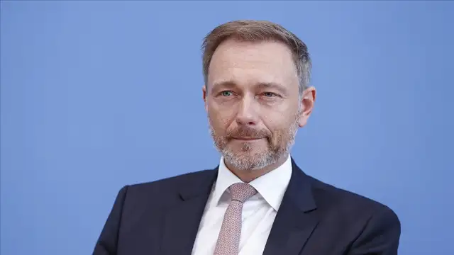 Almanya'da FDP Genel Başkanı Lindner, aktif siyaseti bıraktığını duyurdu