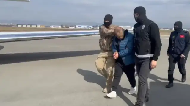 Kırmızı bültenle aranan Sinan Memi ve Atakan Avcı Türkiye'ye getirildi