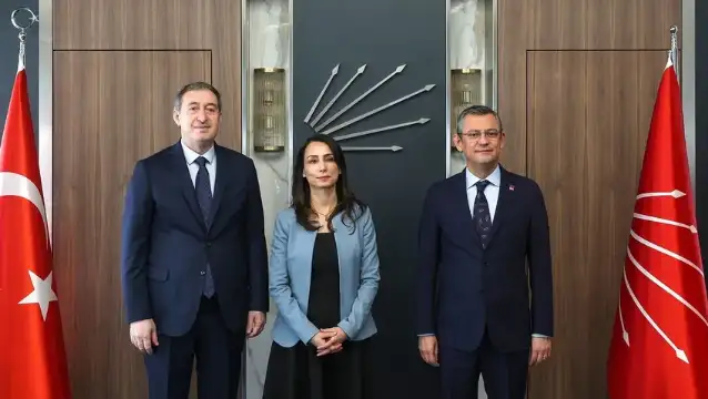 CHP lideri Özel, DEM Parti Eş Genel Başkanları ile görüştü