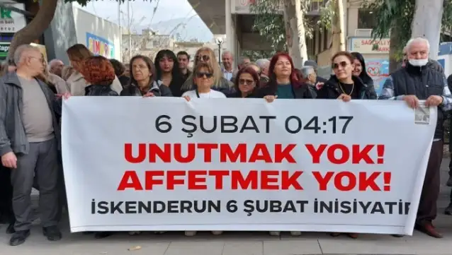 Depremde yaşamını yitirenler anıldı