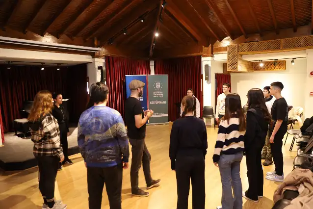 Gençlerin gözünden Nâzım Hikmet