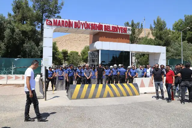 Mardin'de kayyım 62 kişiyi daha işten çıkardı