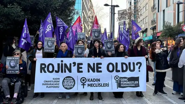 Kadınlardan "Rojin Kabaiş'e ne oldu?" eylemi