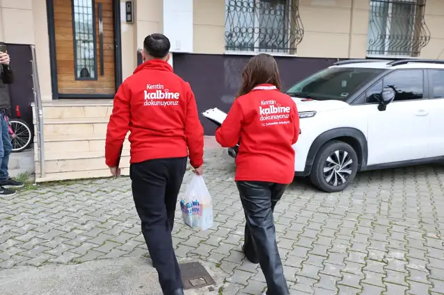 Şehzadeler Belediyesi'nin Çocuklara Süt Desteği Başladı