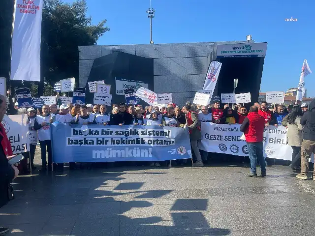 TTB’nin İstanbul’dan Ankara’ya yaptığı “Beyaz Yürüyüş” Gebze’de