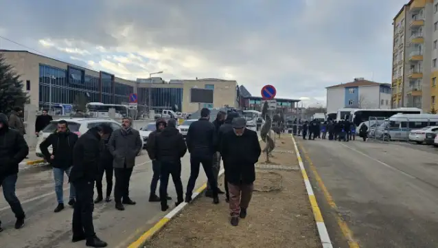Van'da kayyım: Çok sayıda kişi gözaltına alındı