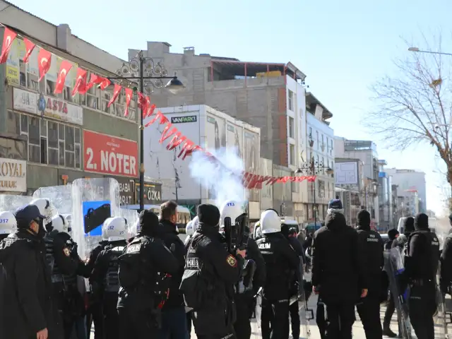 Van’da kayyım protestosu: Gözaltı sayısı 219’a çıktı