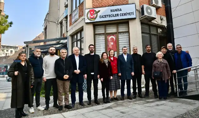 CHP'li üç vekilden Manisa Gazeteciler Cemiyeti ziyaretinden tutuklu gazetecilere destek çağrısı