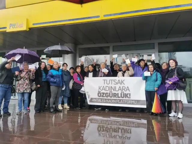 Antalya Kadın Platformu: Ölüme karşı yaşamı, savaşa karşı barışı, nefrete karşı gökkuşağını savunmak için yürüyeceğiz