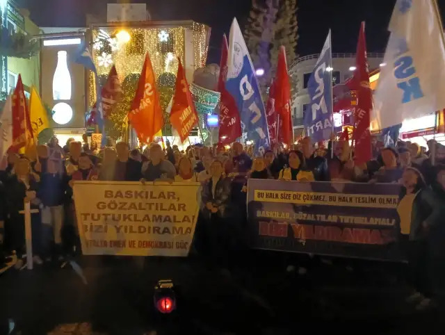 Antalya’da İmamoğlu protestoları devam ediyor